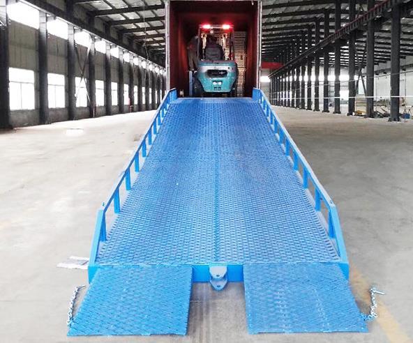 液壓式登車(chē)橋